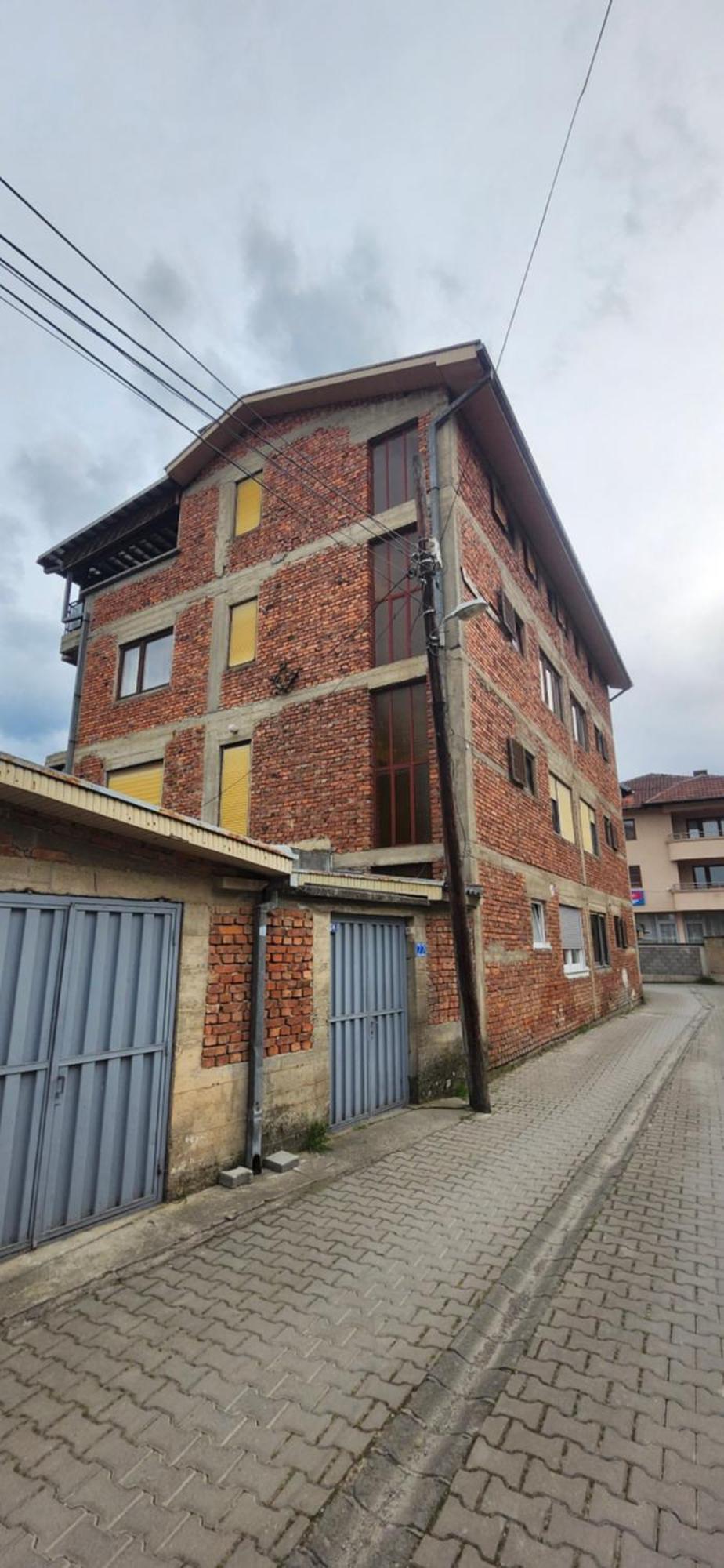 Lovely 1 Bedroom Within Walking Distance, Views Pejë Esterno foto