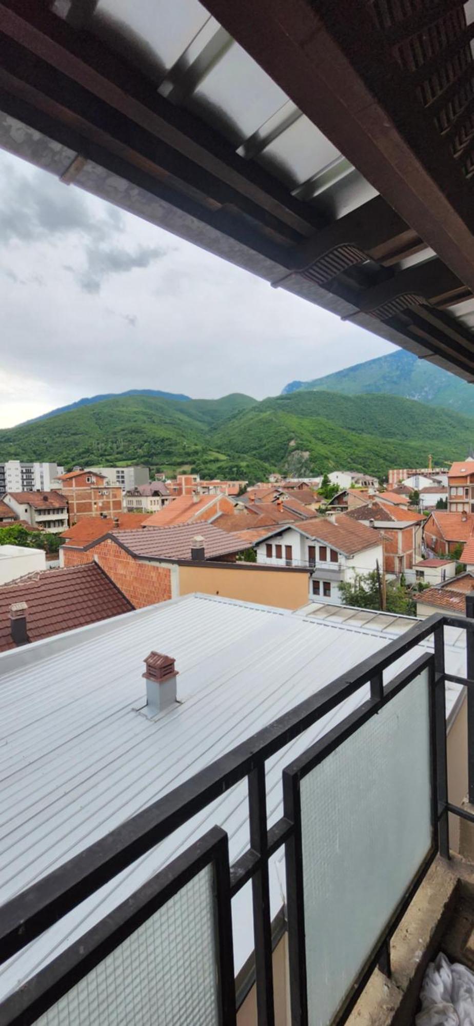 Lovely 1 Bedroom Within Walking Distance, Views Pejë Esterno foto