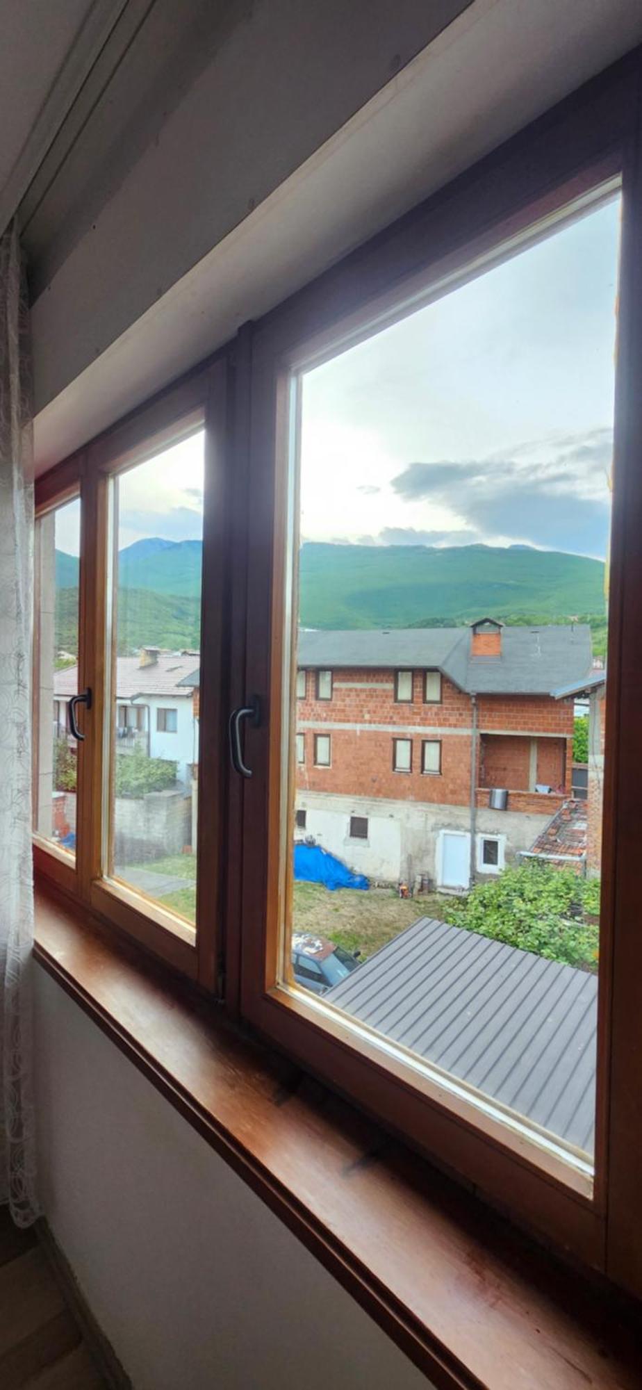 Lovely 1 Bedroom Within Walking Distance, Views Pejë Esterno foto