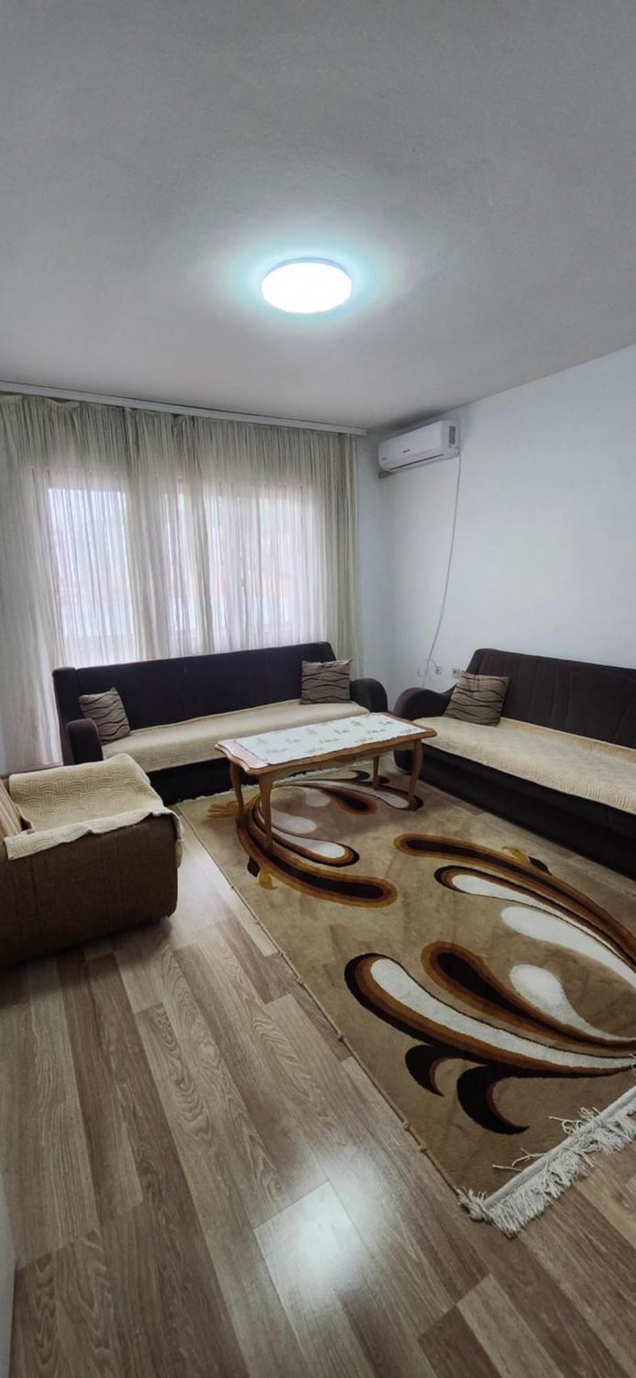 Lovely 1 Bedroom Within Walking Distance, Views Pejë Esterno foto