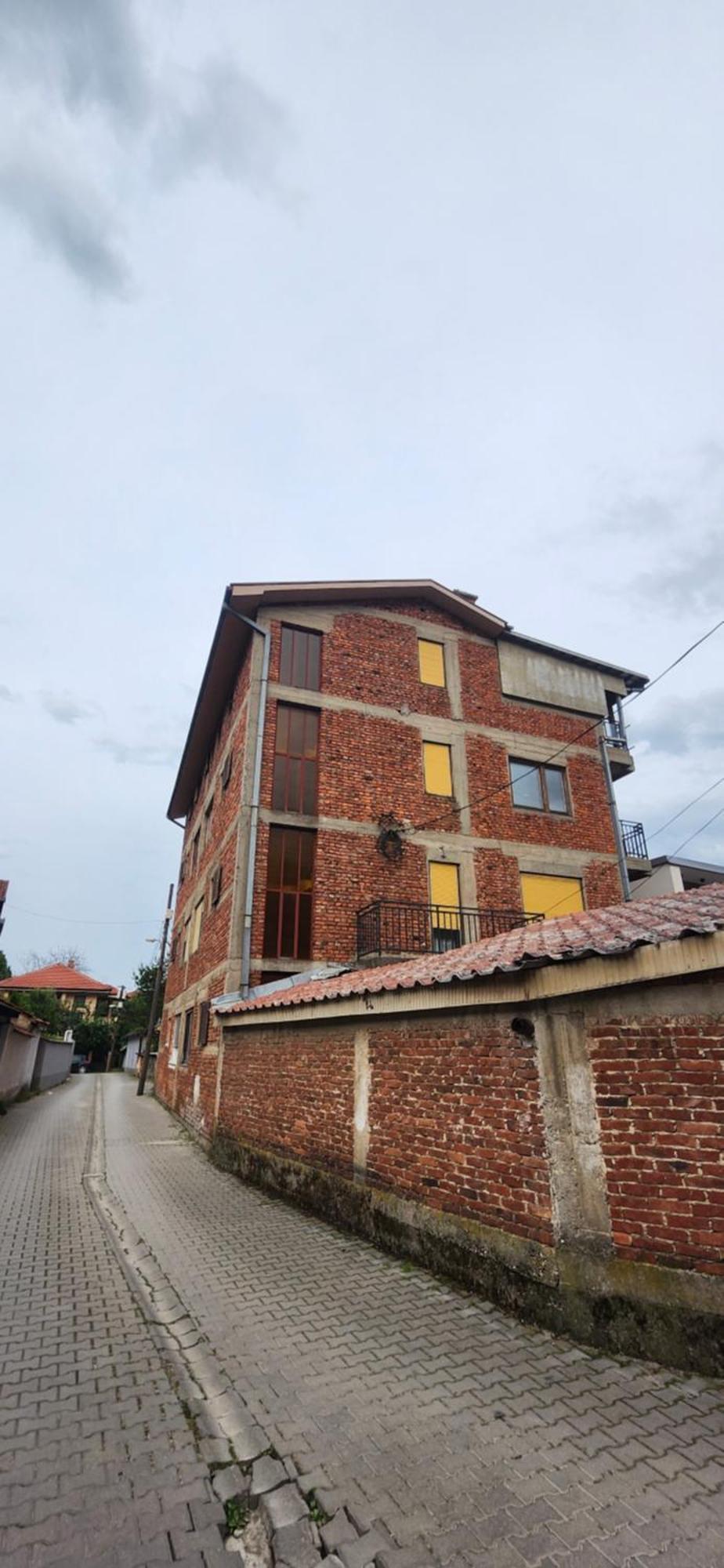 Lovely 1 Bedroom Within Walking Distance, Views Pejë Esterno foto