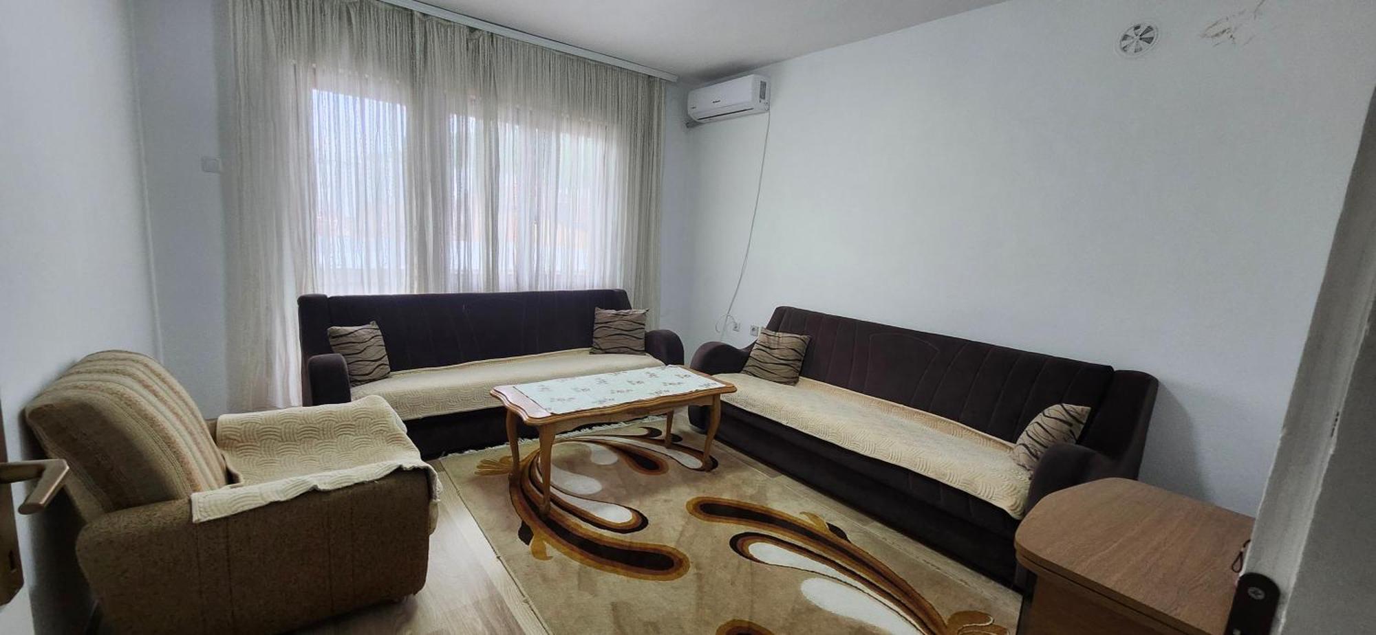 Lovely 1 Bedroom Within Walking Distance, Views Pejë Esterno foto